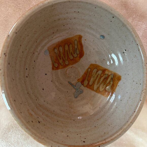 EUC ** HOST PICK ** Hand Thrown Pottery Clay Ribbed Bowl Artist Signed 7.25" D - Picture 4 of 7